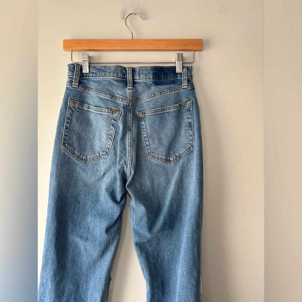 Abercrombie & Fitch The Ankle Straight Ultra High Rise Distressed Jeans Sz 26/2R